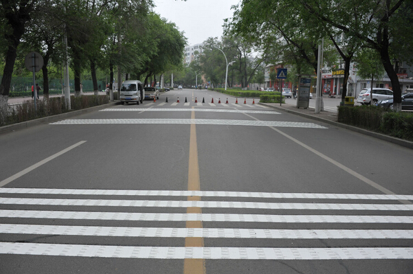 道路震荡线