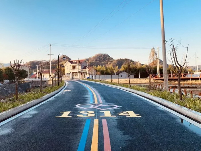 彩虹道路标识
